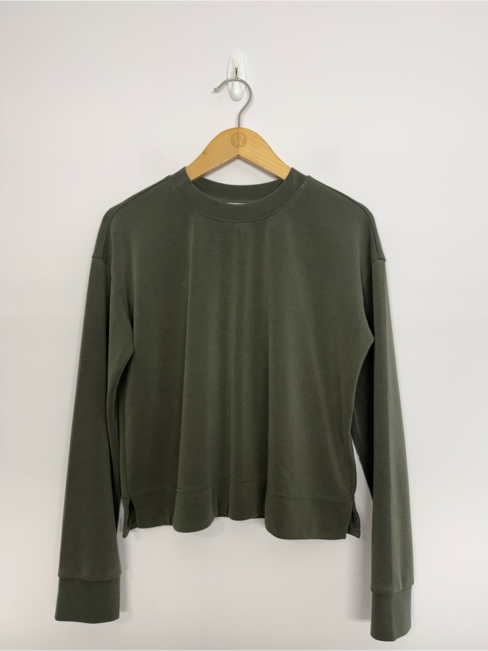 38: Athleta Seasoft Crewneck Sweatshirt Green Size Small
